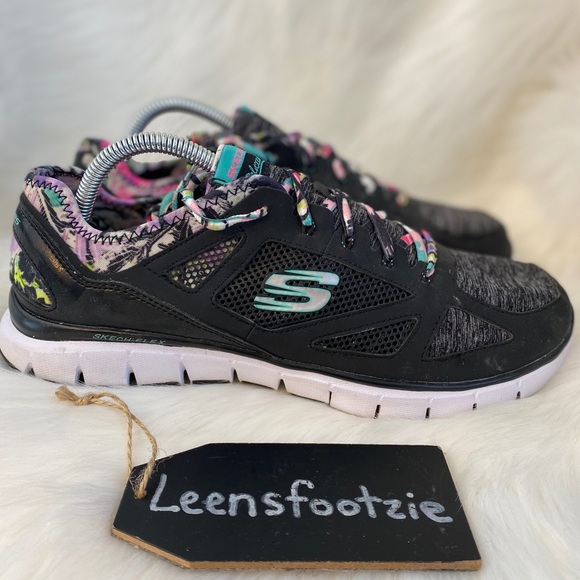 skechers womens relaxed fit shoes